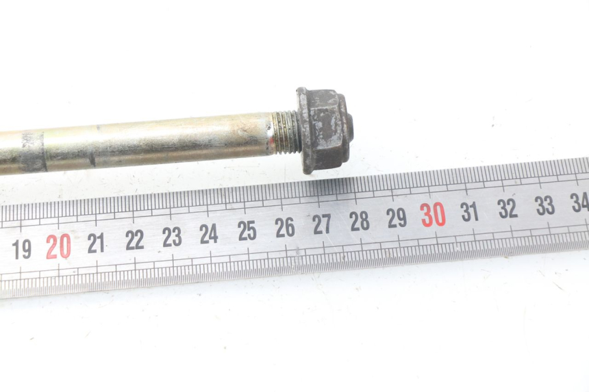 photo de FRONT WHEEL AXLE SYM GTS EVO 125 (2009 - 2013) - Component detail