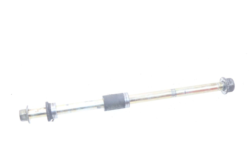 photo de FRONT WHEEL AXLE SYM GTS EVO 125 (2009 - 2013) - Zoom on usage condition