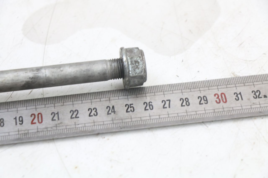 photo de FRONT WHEEL AXLE HONDA NES AROBASE 125 (2000 - 2003) - Alternative perspective