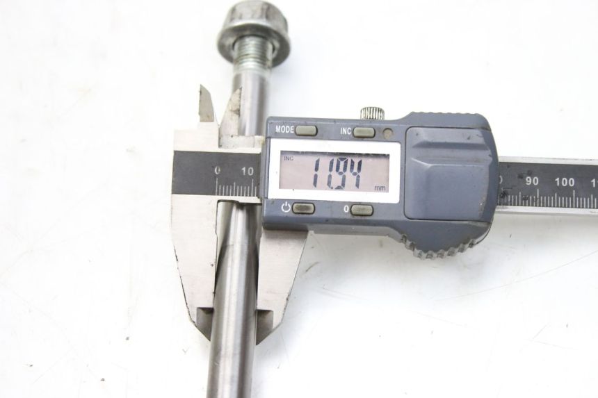 photo de FRONT WHEEL AXLE SYM HUSKY 125 (1999 - 2005) - Product overview