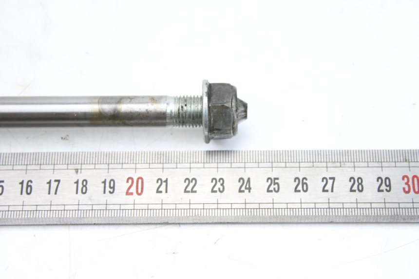 photo de FRONT WHEEL AXLE SYM HUSKY 125 (1999 - 2005) - Surface and material condition
