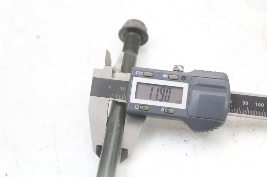 photo de FRONT WHEEL AXLE SYM JET 14 4T 50 (2018 - 2022) - Alternative perspective