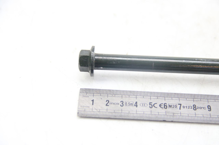 photo de FRONT WHEEL AXLE SYM JET 4 4T 50 (2018 - 2021) - Technical close-up