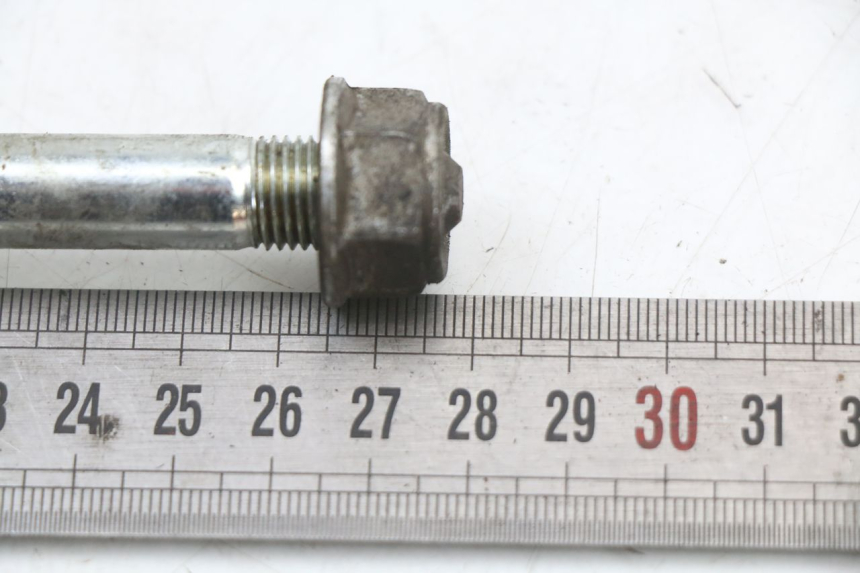 photo de FRONT WHEEL AXLE SYM JOYRIDE EVO 125 (2009 - 2016) - Zoom on usage condition