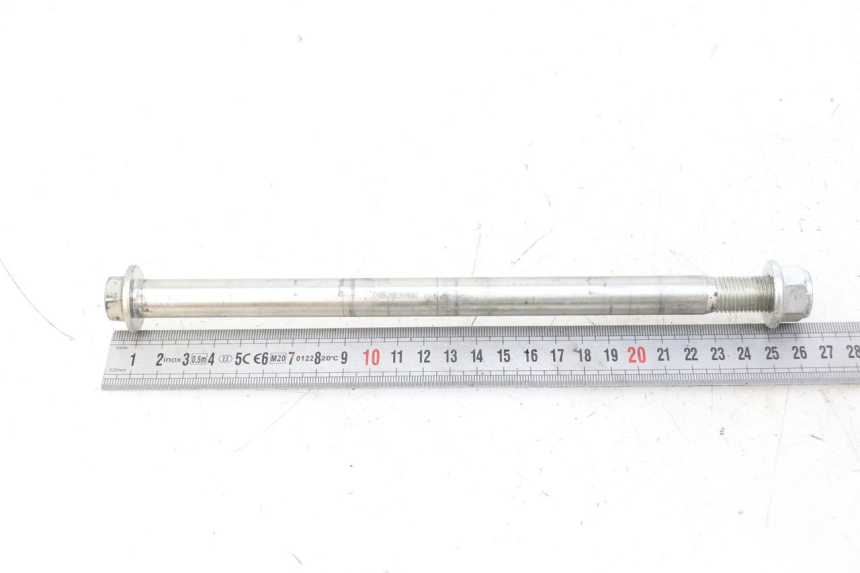 photo de FRONT WHEEL AXLE KEEWAY K-LIGHT KLIGHT 125 (2018 - 2025) - Zoom on usage condition