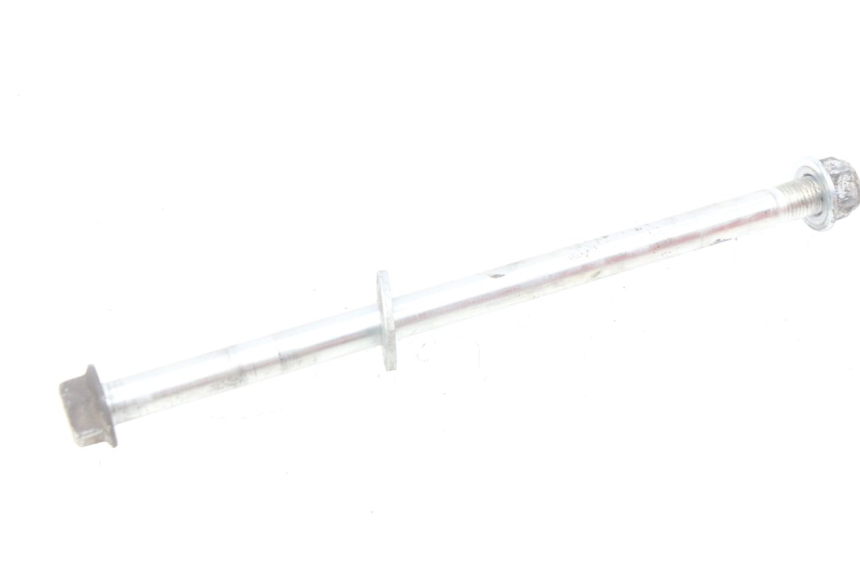 photo de FRONT WHEEL AXLE PEUGEOT KISBEE 4T 50 (2018 - 2022) - Technical close-up