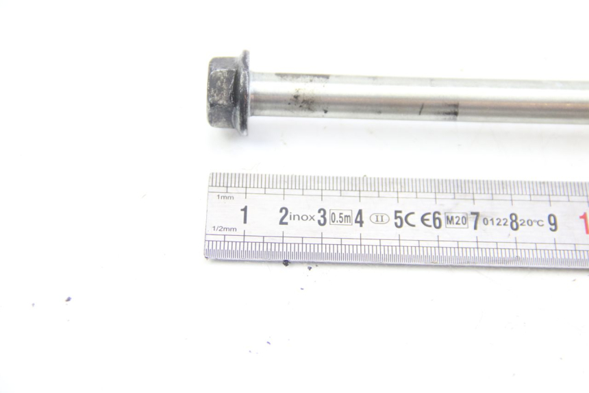 photo de FRONT WHEEL AXLE PEUGEOT KISBEE 4T 50 (2010 - 2017) - Technical close-up