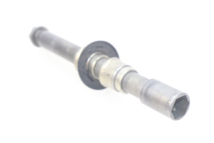 photo de FRONT WHEEL AXLE KAWASAKI KX F KXF 450 (2012 - 2015) - Technical close-up