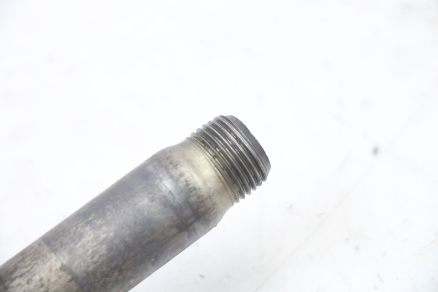 photo de FRONT WHEEL AXLE KAWASAKI KX F KXF 450 (2009 - 2011) - Component detail