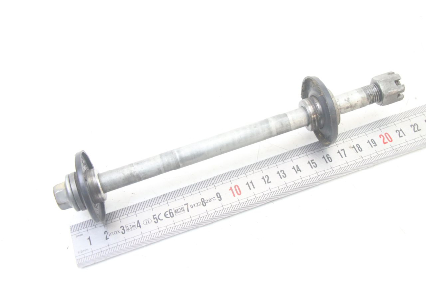 photo de FRONT WHEEL AXLE KAWASAKI KX 65 (2000 - 2019) - Zoom on usage condition