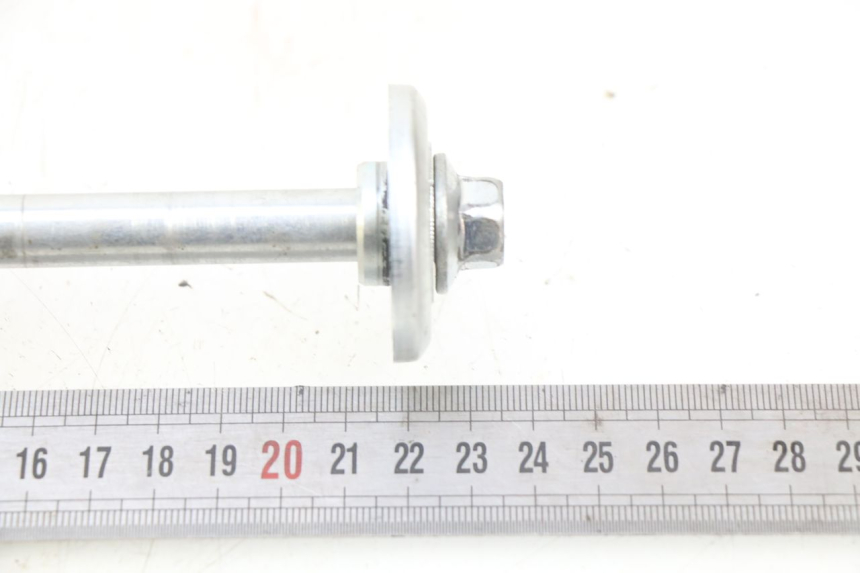 photo de FRONT WHEEL AXLE KAWASAKI KX L 85 (2022 - 2024) - Component detail