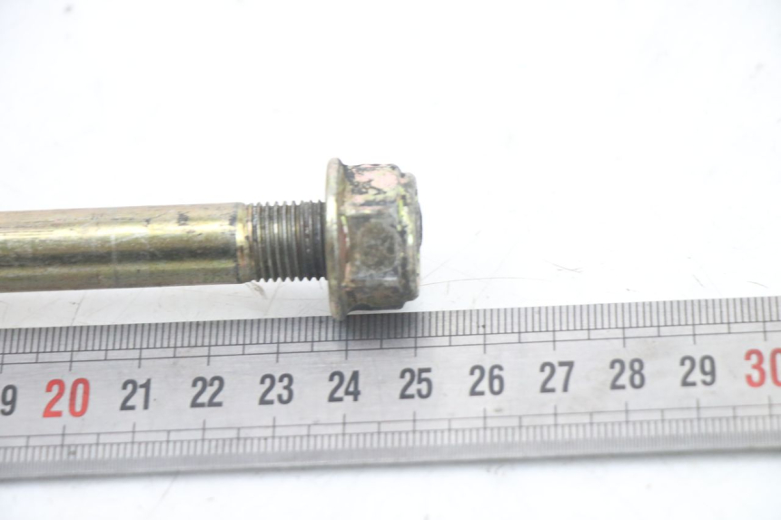 photo de FRONT WHEEL AXLE KYMCO GRAND DINK 125 (2008 - 2014) - Alternative perspective