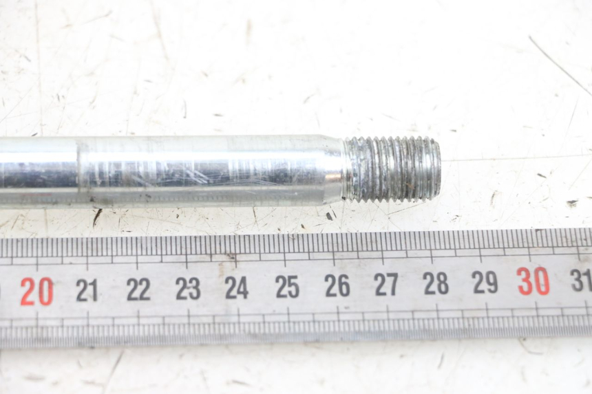 photo de FRONT WHEEL AXLE KYMCO X-TOWN XTOWN 125 (2016 - 2021) - Component detail