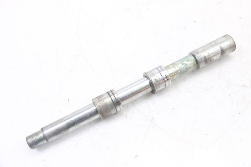 photo de FRONT WHEEL AXLE KYMCO XCITING 500 (2007 - 2010) - Component detail