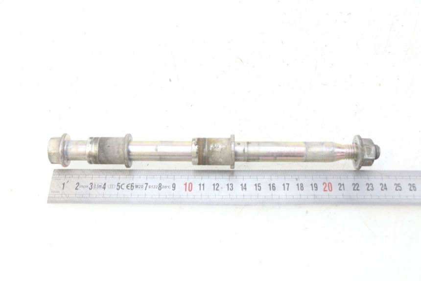 photo de FRONT WHEEL AXLE PIAGGIO LIBERTY IGET 4T 50 (2015 - 2020) - Zoom on usage condition