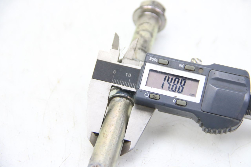 photo de FRONT WHEEL AXLE PIAGGIO LIBERTY IGET 4T 50 (2015 - 2020) - Component detail