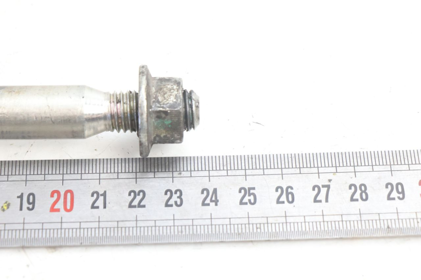 photo de FRONT WHEEL AXLE PIAGGIO LIBERTY IGET 4T 50 (2021 - 2025) - Alternative perspective