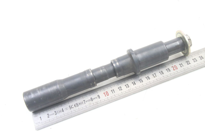 photo de FRONT WHEEL AXLE LIGIER PULSE 3 1 (2014 - 2020) - Zoom on usage condition