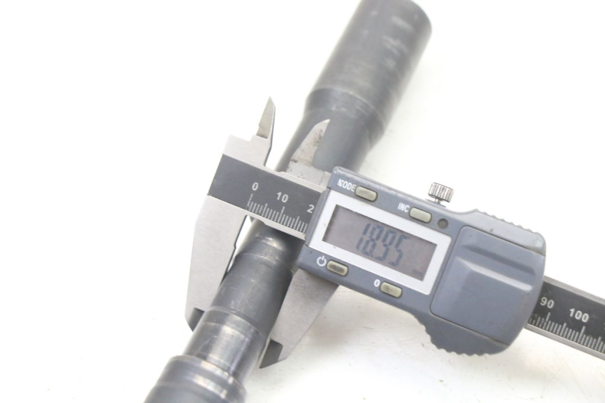 photo de FRONT WHEEL AXLE LIGIER PULSE 3 1 (2014 - 2020) - Fixing points details