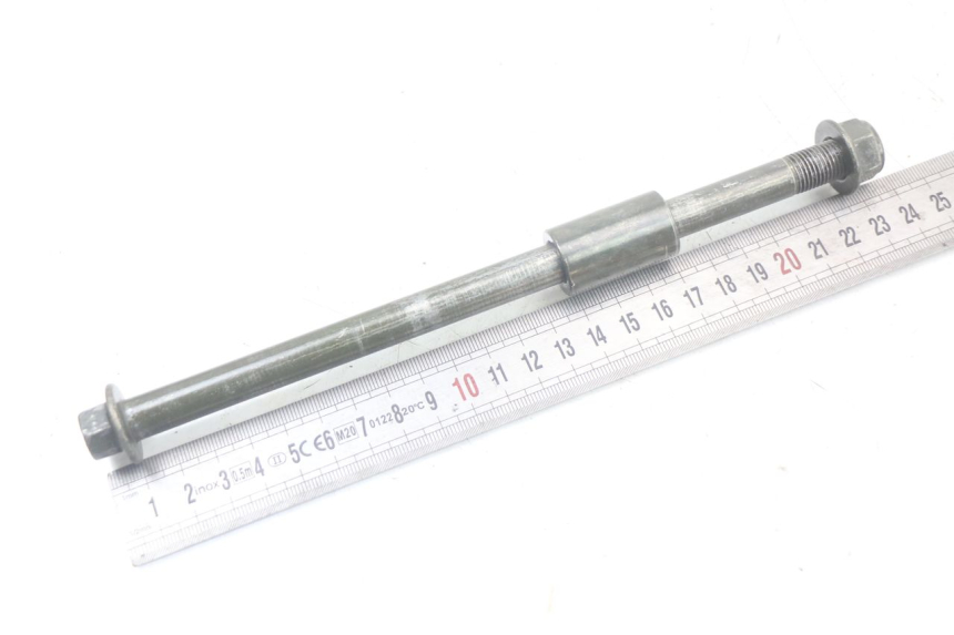 photo de FRONT WHEEL AXLE MASH LEGEND'R 4T 50 (2021 - 2025) - Zoom on usage condition