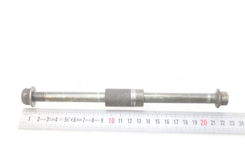 photo de FRONT WHEEL AXLE EUROCKA MATADOR 4T 50 (2010 - 2016) - Zoom on usage condition