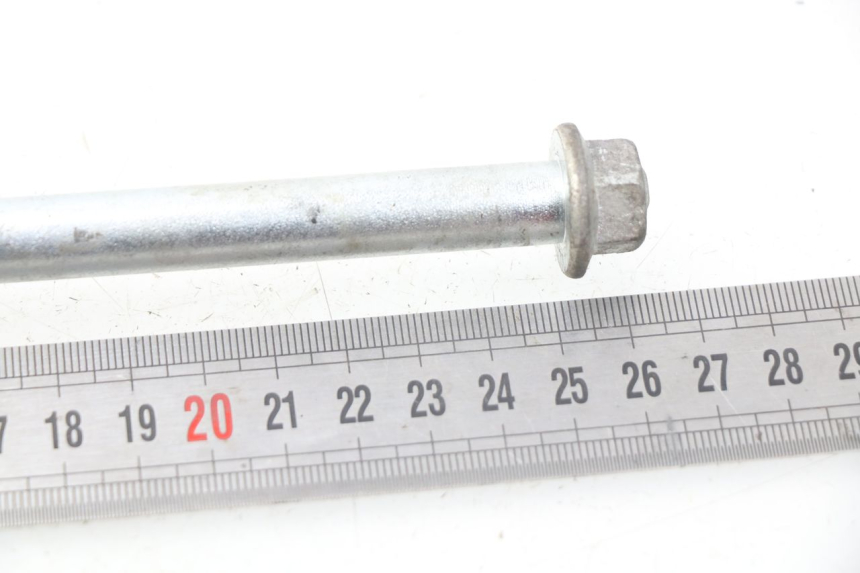 photo de FRONT WHEEL AXLE YAMASAKI MSX 50 (2013 - 2022) - Zoom on usage condition