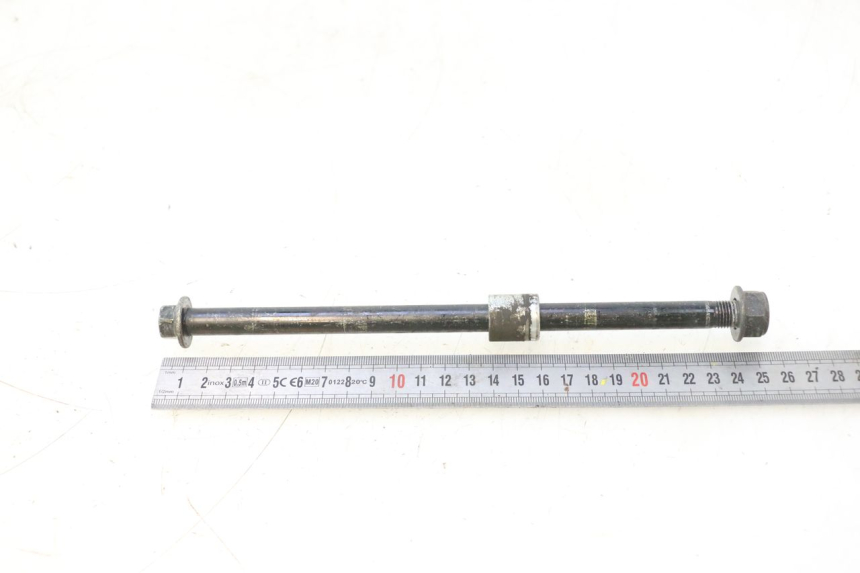 photo de FRONT WHEEL AXLE KYMCO LIKE 4T 50 (2019 - 2025) - Alternative perspective