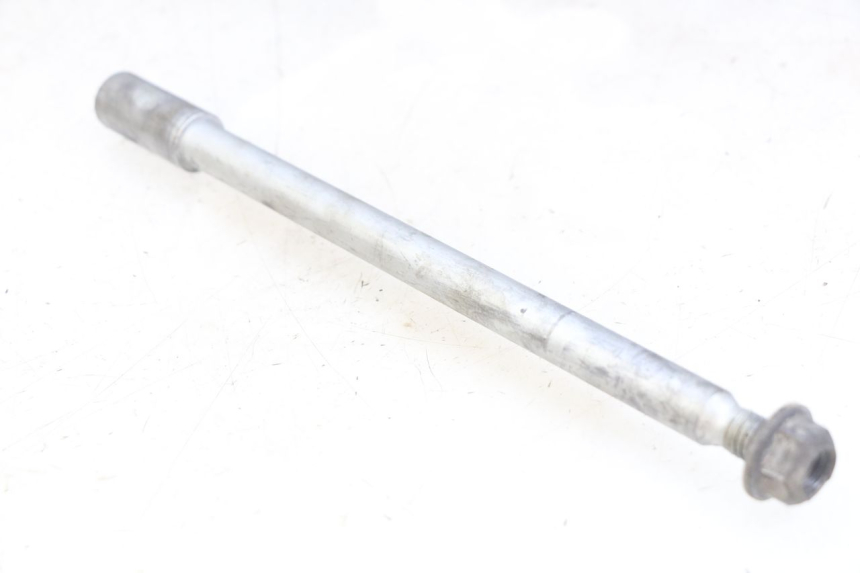 photo de FRONT WHEEL AXLE PIAGGIO NEW TYPHOON 50 (2010 - 2017) - Technical close-up