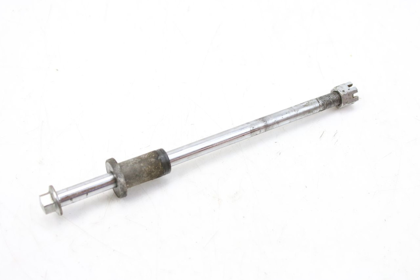 photo de FRONT WHEEL AXLE KEEWAY OUTLOOK 125 (2007 - 2013) - Component detail