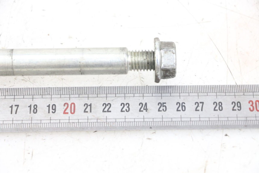 photo de FRONT WHEEL AXLE PIAGGIO BEVERLY 125 (1998 - 2005) - Component detail