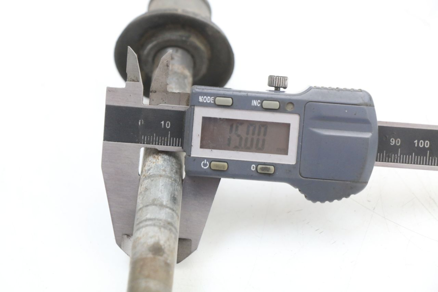 photo de FRONT WHEEL AXLE YCF PIT BIKE 125 (2010 - 2018) - Alternative perspective