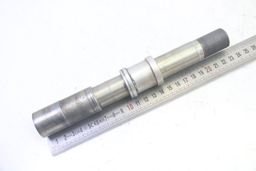 photo de FRONT WHEEL AXLE BMW R RT ABS 1200 (2010 - 2014) - Zoom on usage condition