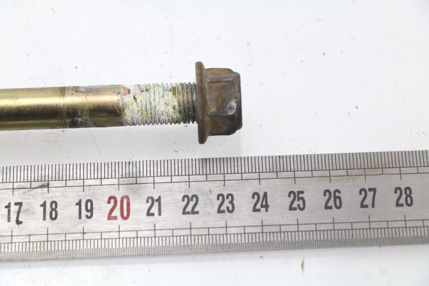 photo de FRONT WHEEL AXLE RIDE RACE 2T 50 (2012 - 2015) - Zoom on usage condition