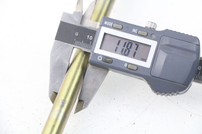 photo de FRONT WHEEL AXLE RIDE RACE 2T 50 (2012 - 2017) - Alternative perspective