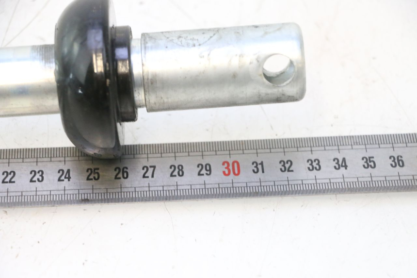 photo de FRONT WHEEL AXLE HARLEY DAVIDSON ROAD GLIDE FLTRXSE 1920 (2018 - 2022) - Component detail
