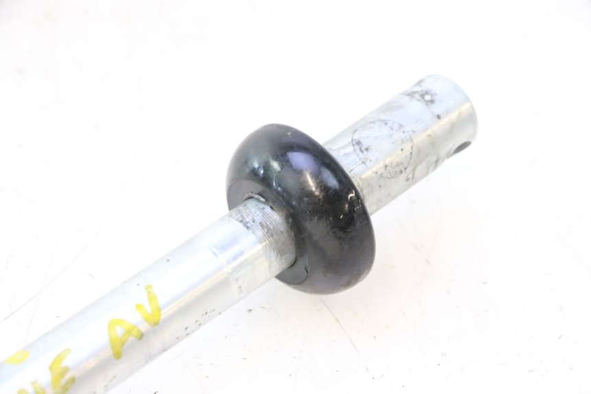photo de FRONT WHEEL AXLE HARLEY DAVIDSON ROAD GLIDE FLTRXSE 1920 (2018 - 2022) - Fixing points details