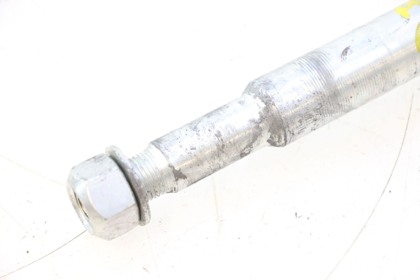photo de FRONT WHEEL AXLE HARLEY DAVIDSON ROAD GLIDE FLTRXSE 1920 (2018 - 2022) - Surface and material condition