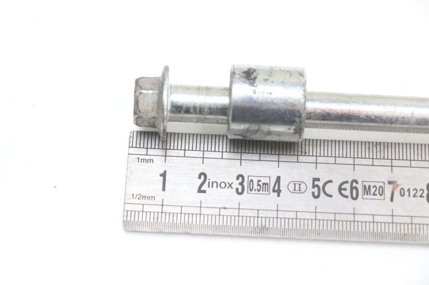 photo de FRONT WHEEL AXLE TNT MOTOR ROMA 10' 4T 50 (2019 - 2022) - Zoom on usage condition