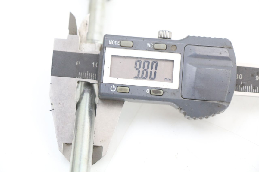 photo de FRONT WHEEL AXLE TNT MOTOR ROMA 10' 4T 50 (2019 - 2022) - Technical close-up