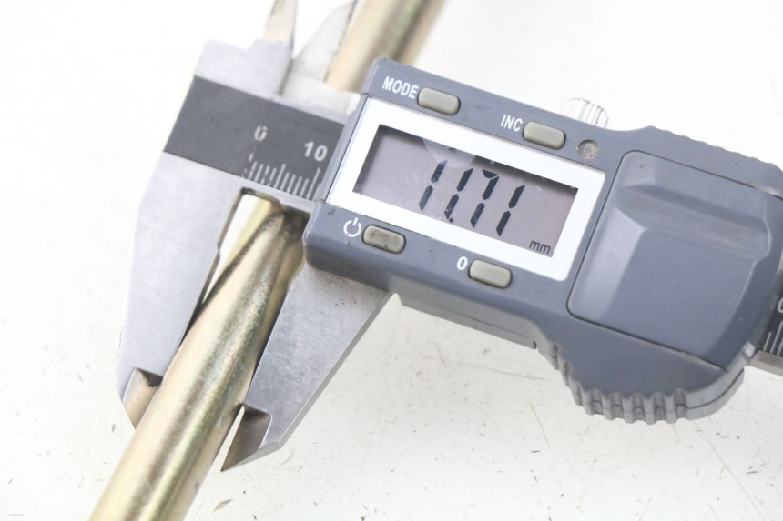 photo de FRONT WHEEL AXLE TNT MOTOR ROMA 12' 2T 50 (2007 - 2018) - Alternative perspective