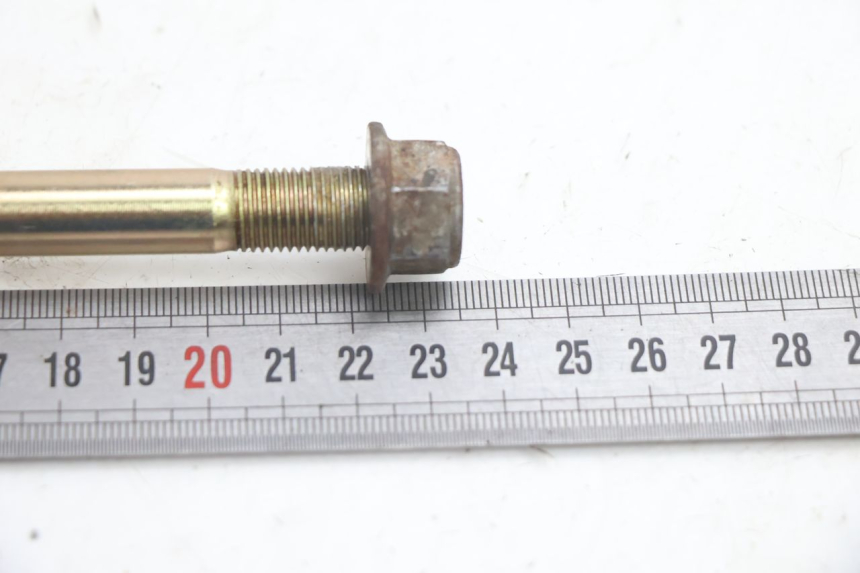 photo de FRONT WHEEL AXLE KEEWAY RY6 2T 50 (2011 - 2019) - Alternative perspective