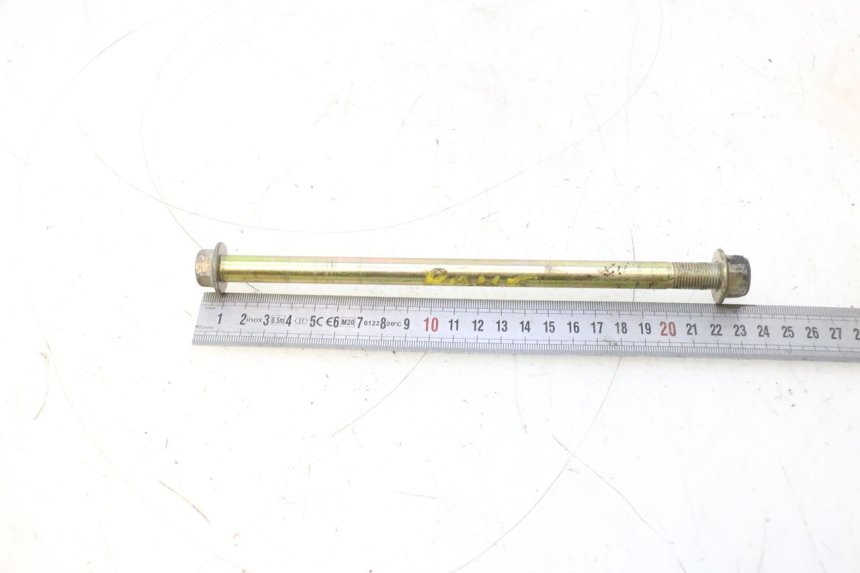 photo de FRONT WHEEL AXLE KEEWAY RY6 2T 50 (2011 - 2019) - Zoom on usage condition