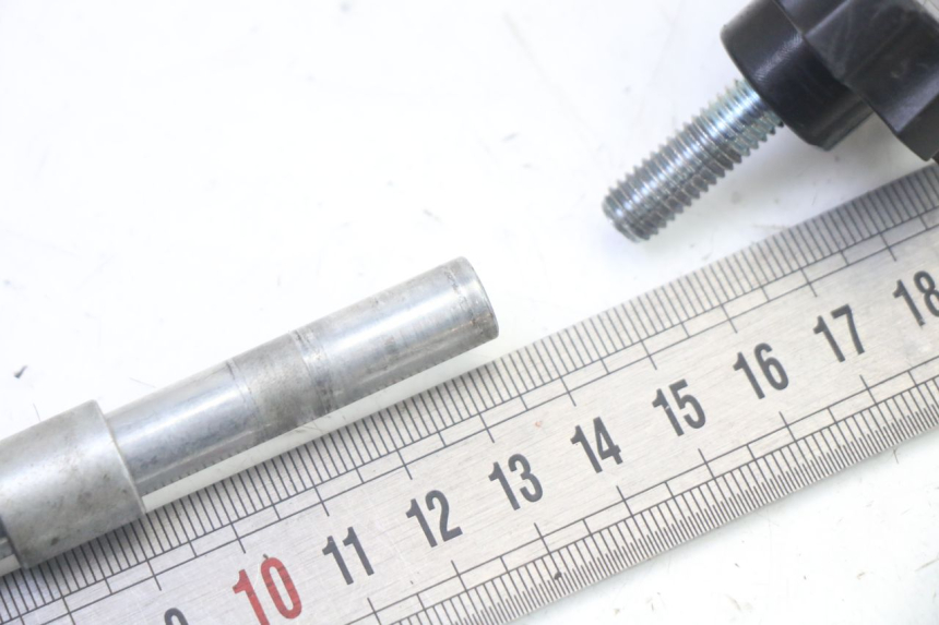 photo de FRONT WHEEL AXLE HERO S10 1 - Alternative perspective