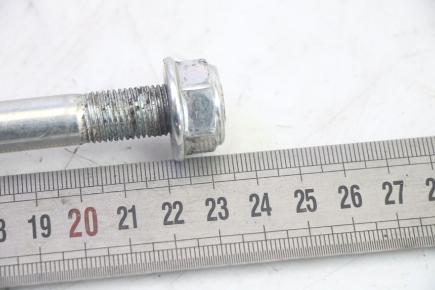 photo de FRONT WHEEL AXLE JM MOTORS SANTANA EVO 50 (2024 - 2026) - Technical close-up