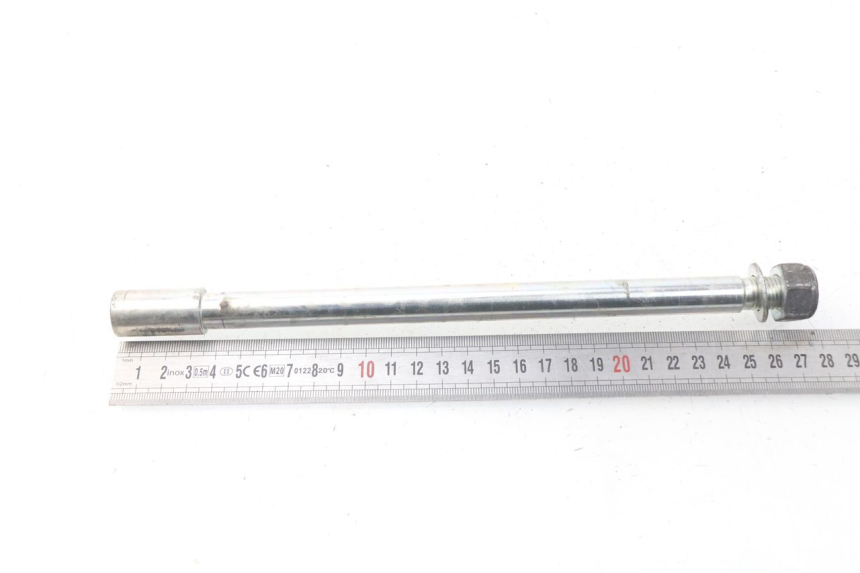 photo de FRONT WHEEL AXLE PEUGEOT SATELIS 300 (2012 - 2015) - Zoom on usage condition