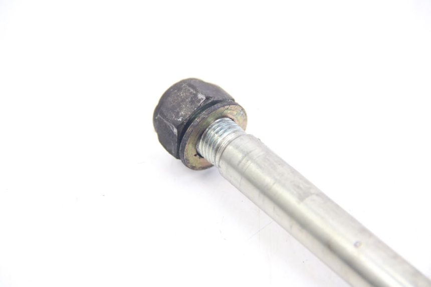 photo de FRONT WHEEL AXLE PEUGEOT SATELIS 125 (2006 - 2009) - Surface and material condition