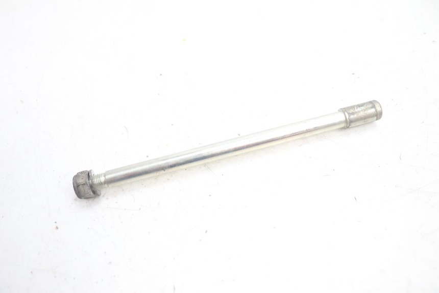 photo de FRONT WHEEL AXLE PEUGEOT SATELIS 125 (2013 - 2018) - Component detail