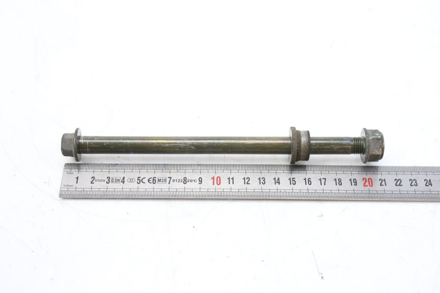 photo de FRONT WHEEL AXLE KYMCO SENTO 100 (2008 - 2013) - Zoom on usage condition