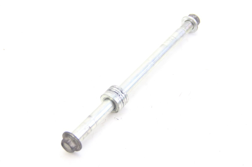 photo de FRONT WHEEL AXLE SUZUKI SIXTEEN 125 (2008 - 2010) - Component detail