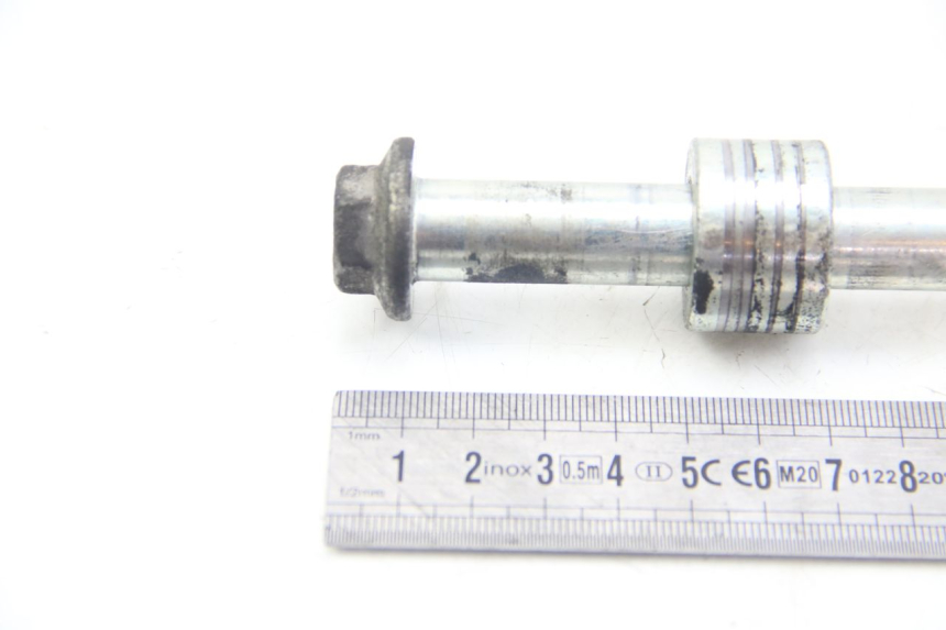 photo de FRONT WHEEL AXLE SUZUKI SIXTEEN 125 (2008 - 2010) - Product overview